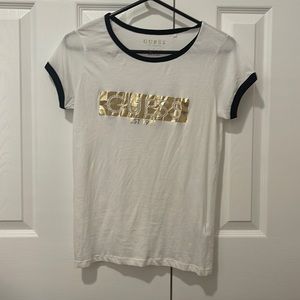 GUESS tshirt